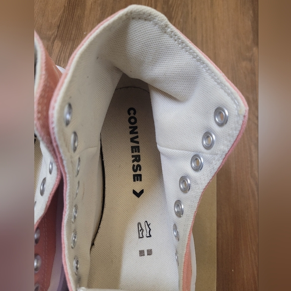 Converse Women's Blush High-Top Sneakers  zise 5‎ used good condition. - Picture 14 of 16